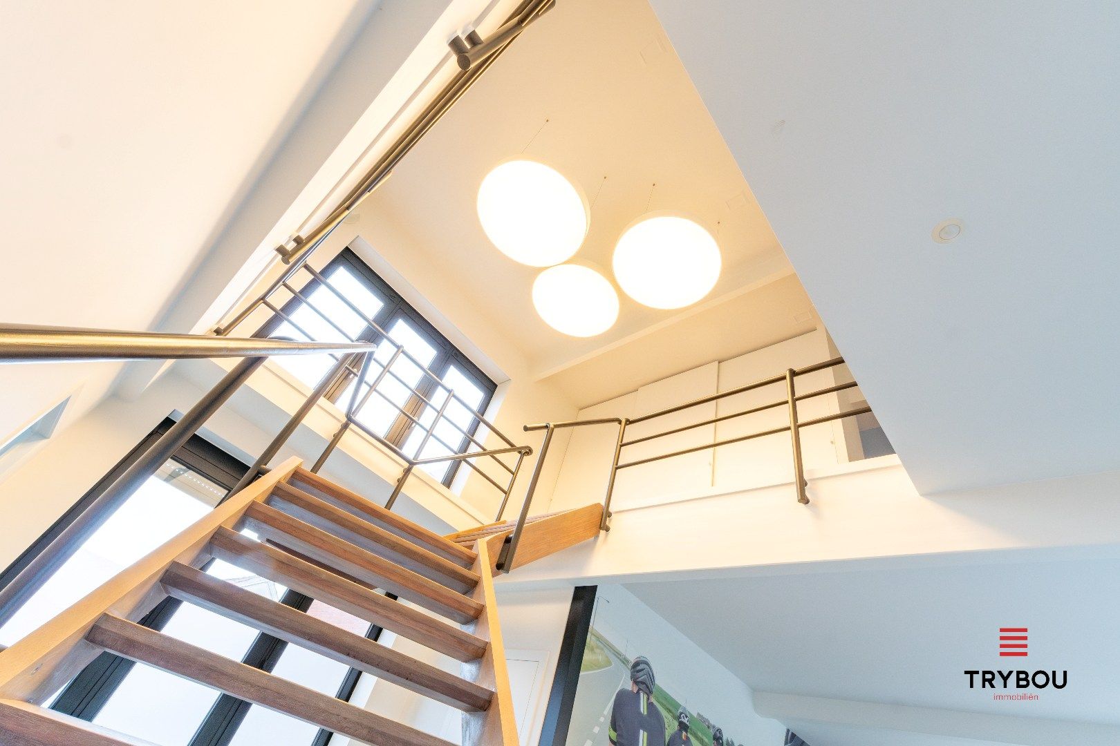 Groot kantoorgebouw op toplocatie te Ieper foto 25