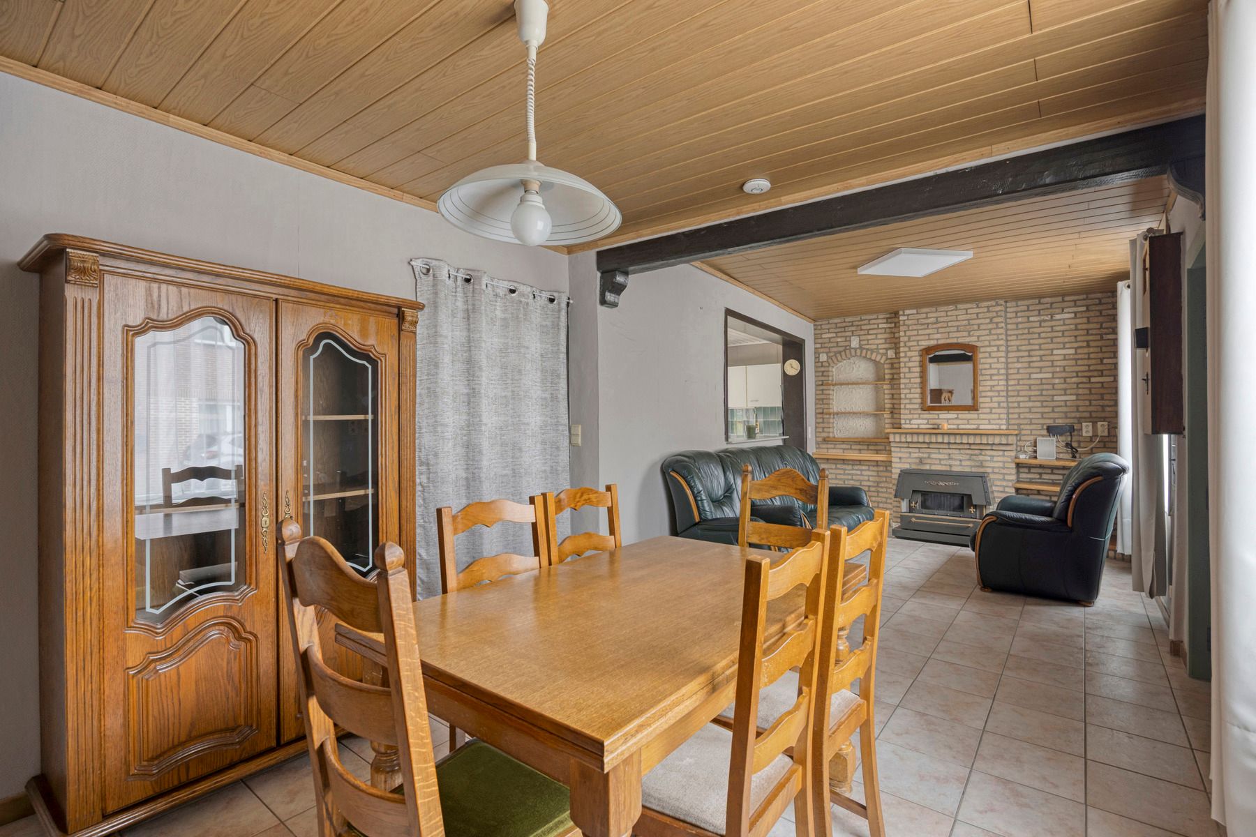 Charmante te renoveren woning met tuin foto 3