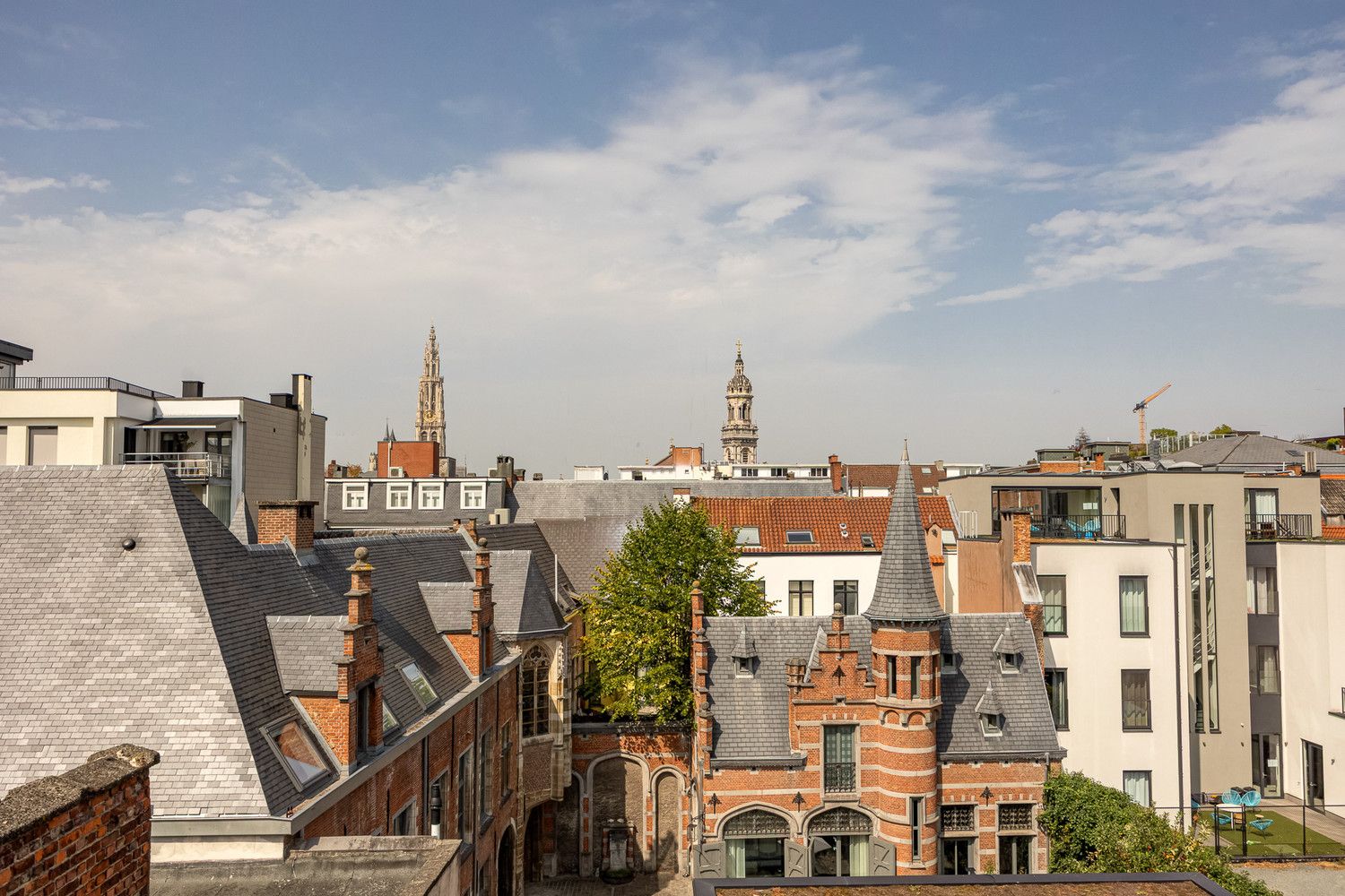 Unieke en energiezuinige stadsvilla (224m²) met fantastisch zonneterras in het hart van historisch Antwerpen – luxe, rust en boordevol karakter! foto 23
