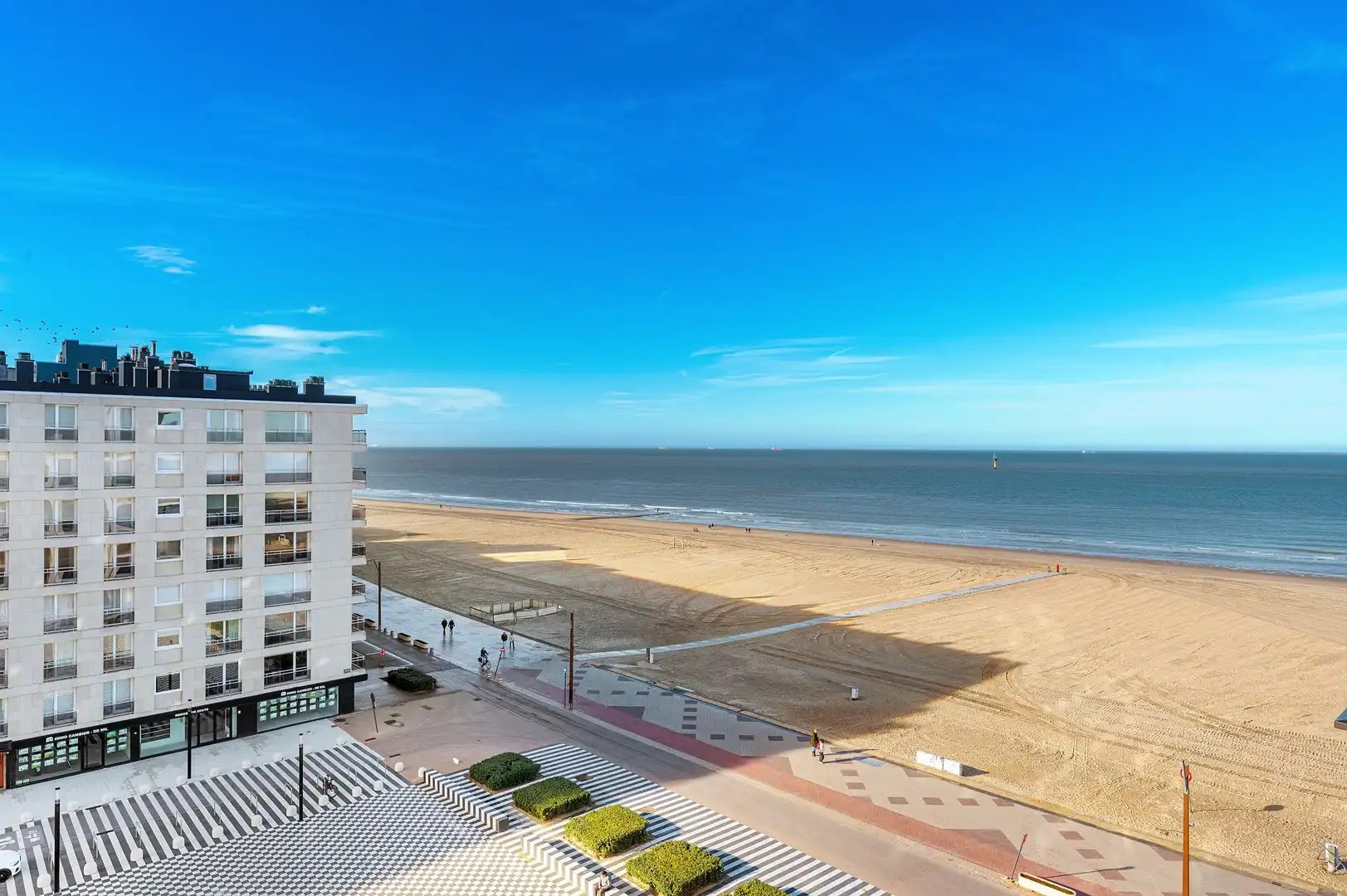Prachtig duplexappartement met 3 slaapkamers en panoramische uitzichten in het Zoute. foto 4