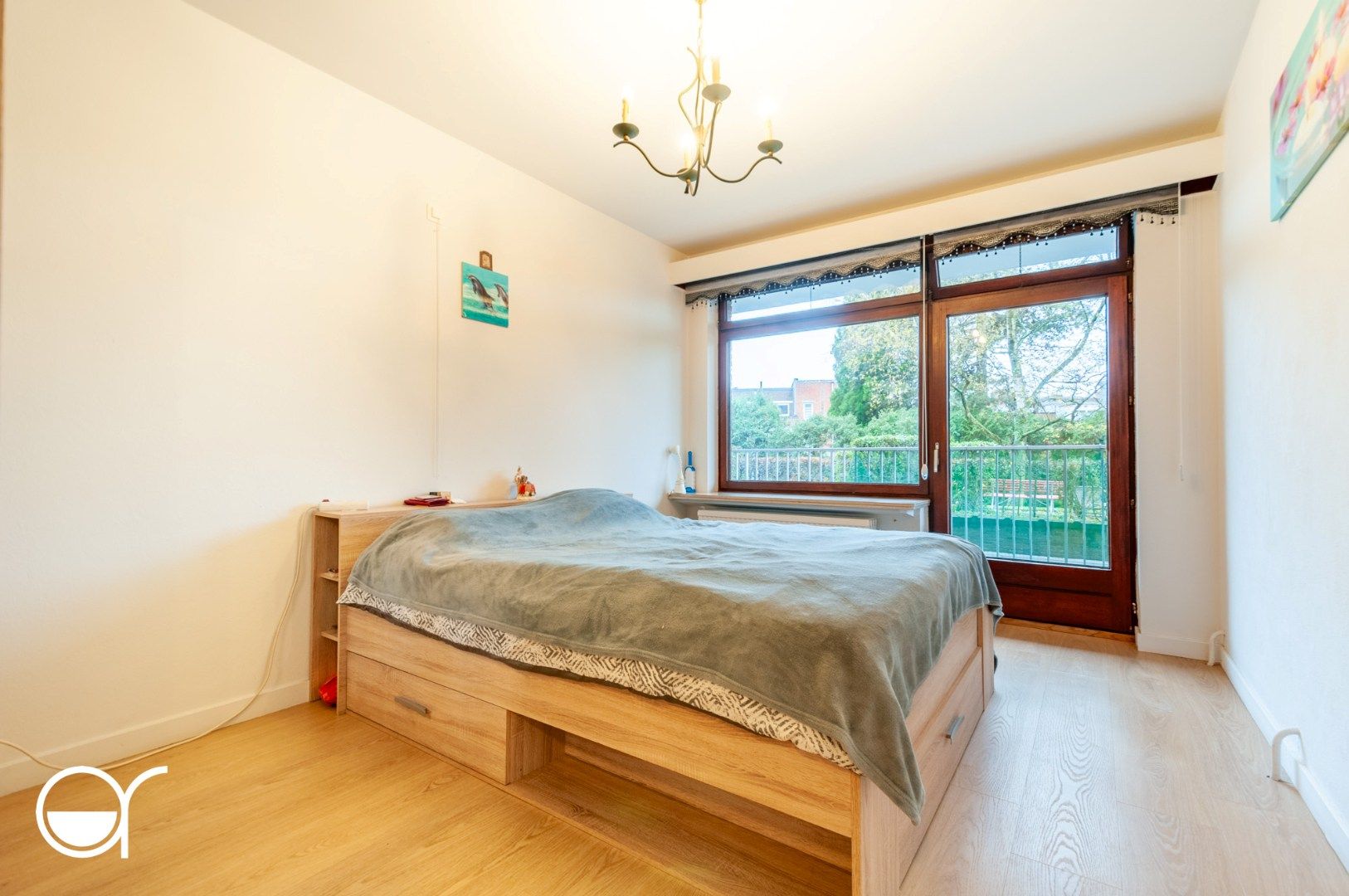 Appartement met groot terras en zicht op het groen op 1.3km van Dampoortstation foto 18