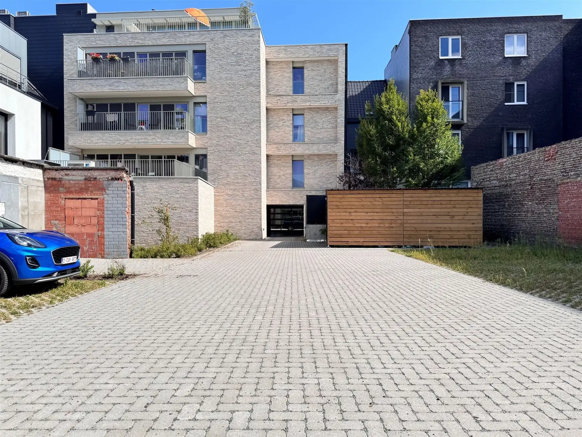 Autostaanplaats op gegeerde locatie in Wetteren. foto 3