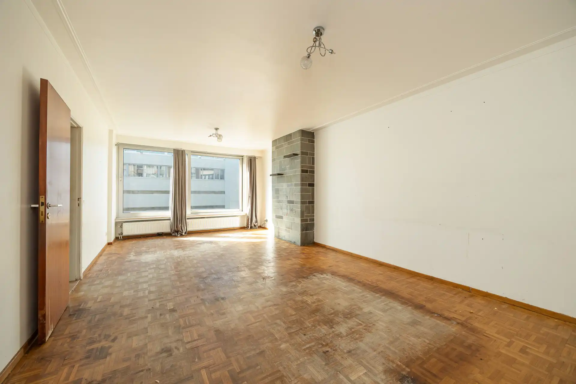 Appartement met 2 slpk, terras en autostaanplaats foto 4