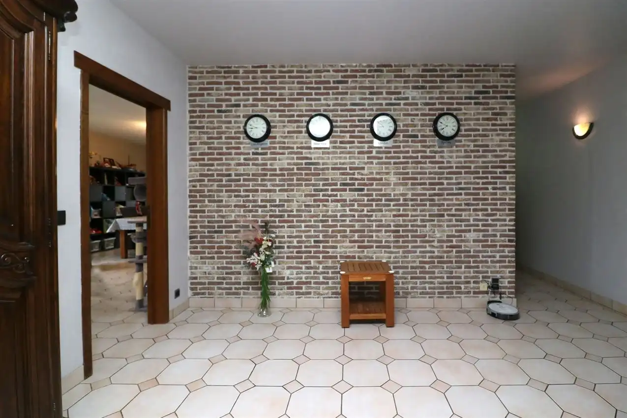 Villawoning met tuin op een goede locatie foto 6