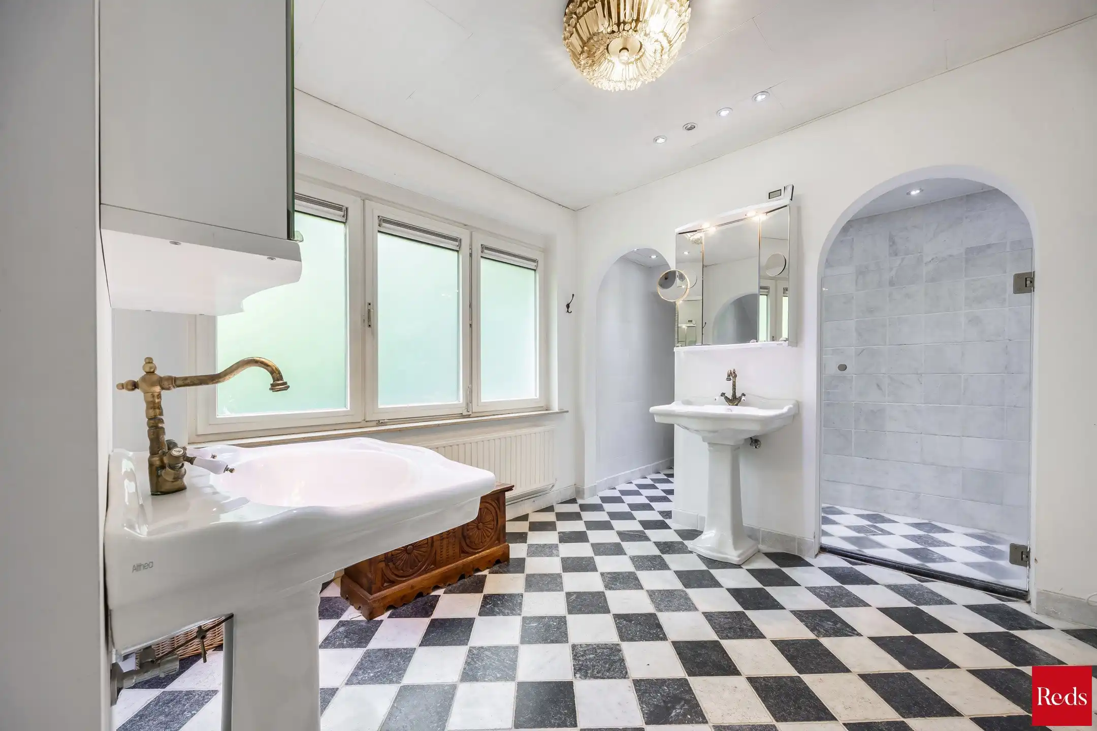 Instapklare villa met zwembad in groene omgeving foto 18