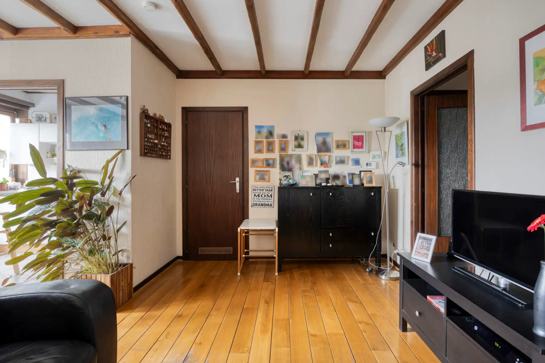 Appartementsgebouw met 5 app en achterliggende garages foto 17