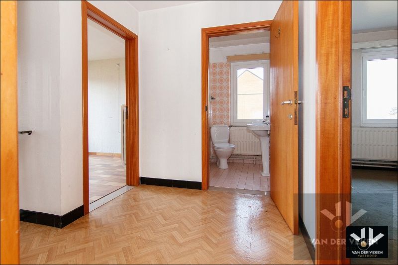 Multifunctioneel eigendom met 2 wooneenheden op een riant perceel van 21 aren 83 centiaren op een goed bereikbare, rustige locatie in Diepenbeek foto 18