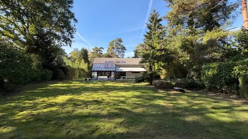 Villa op 28 are met mooie tuin foto 3