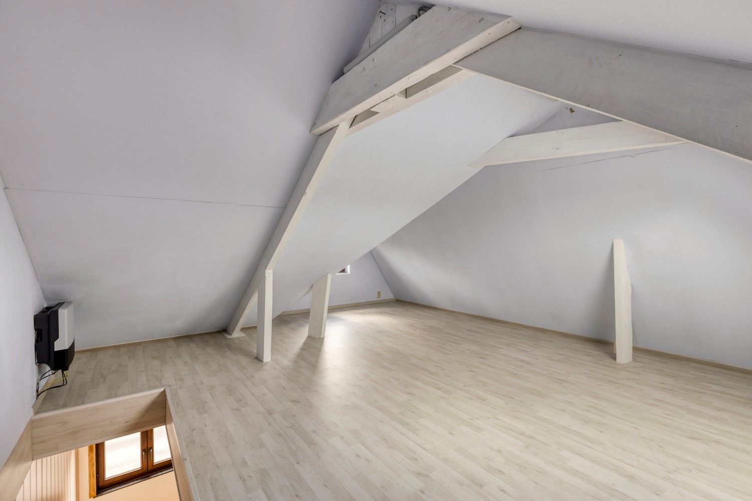 Halfopen gezinswoning met drie slaapkamers (mogelijkheid tot 4), grote tuin en zonnepanelen! foto 29