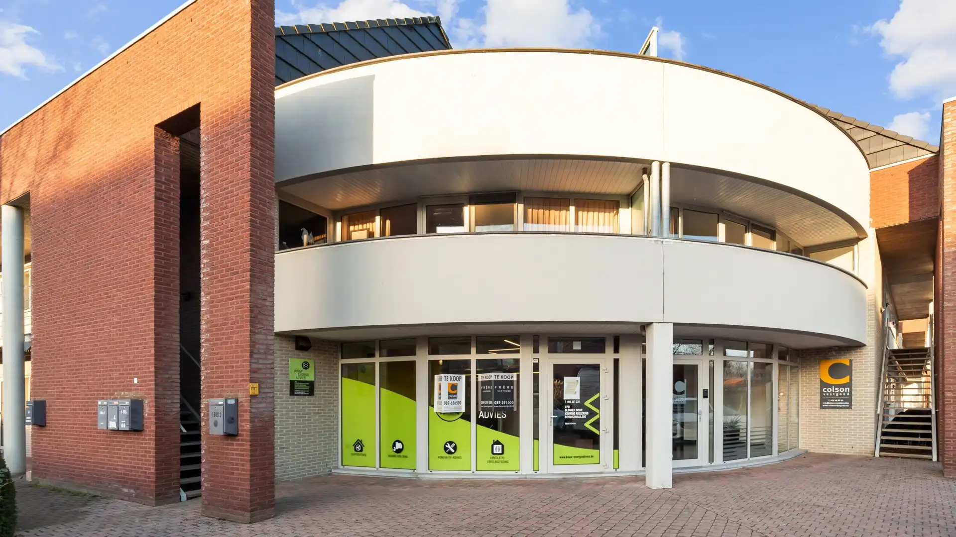 Modern en energiezuinig (A label) handelspand van 174 m² te As foto {{pictureIndex}}