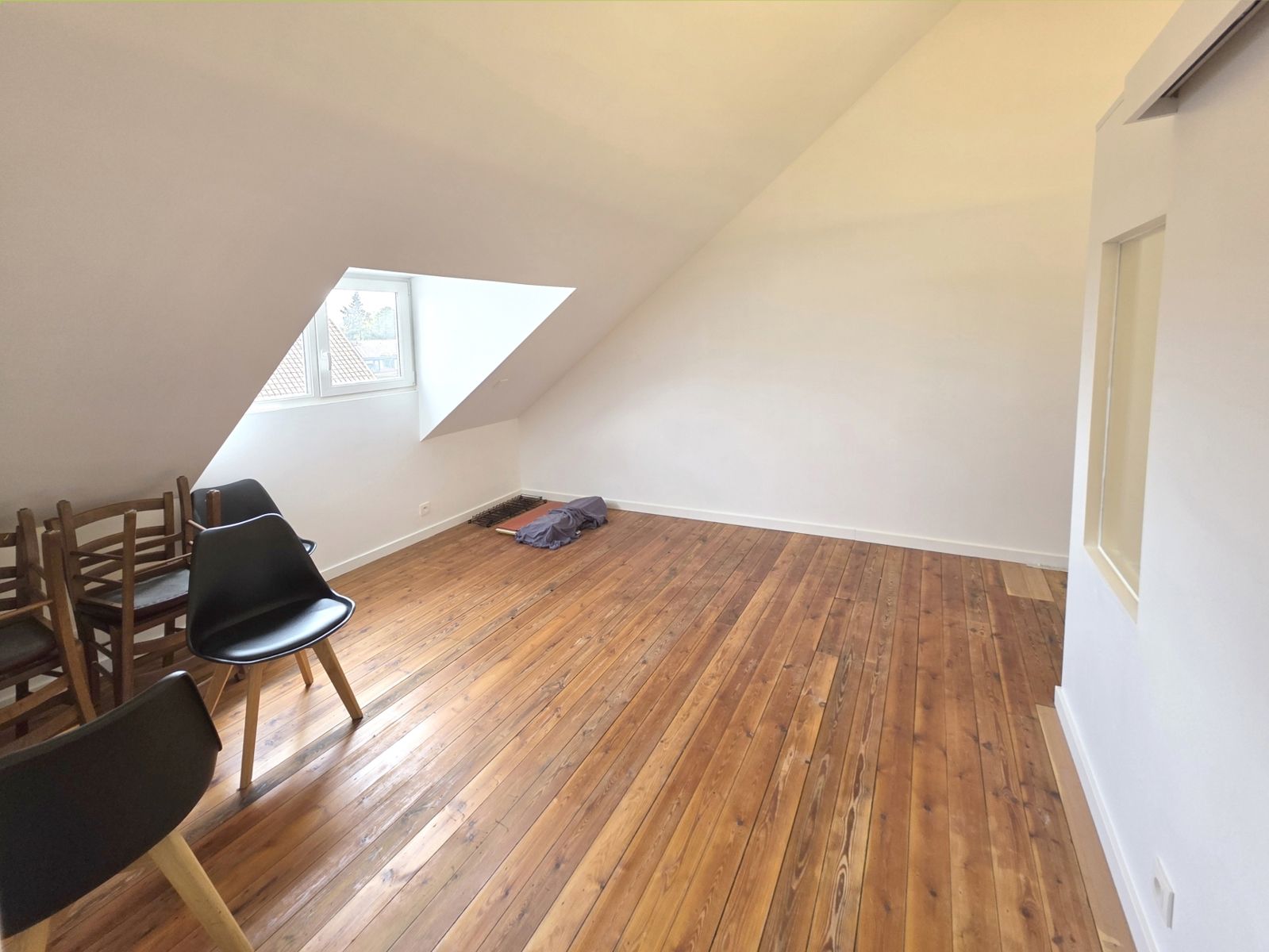 Zeer knusse gerenoveerde woning met veel licht en ruimte foto 10