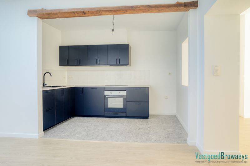 Gerenoveerde starterswoning voorzien van alle comfort, ook ideaal als investering! foto 5
