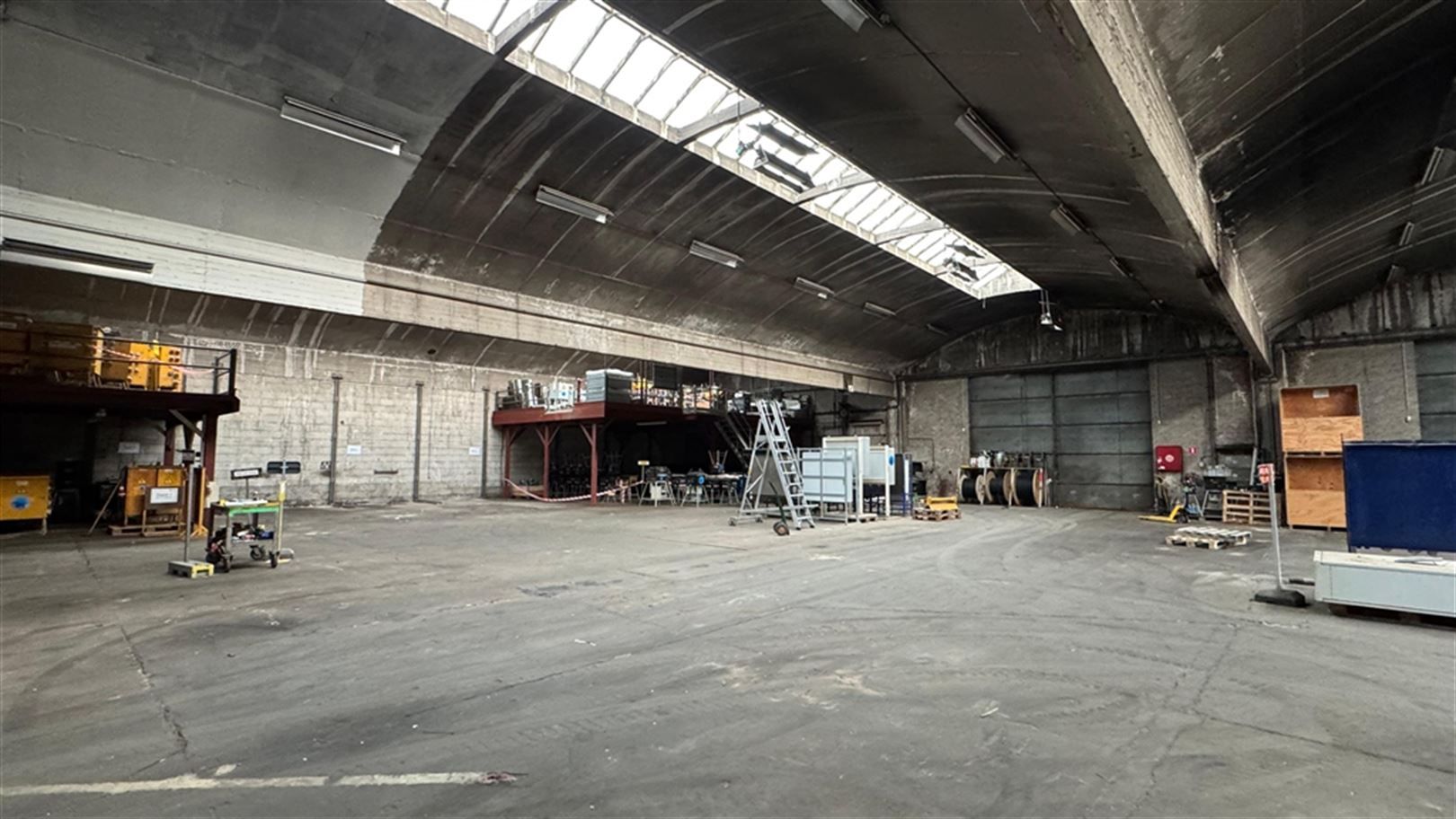 Semi-industrieele site met buitenterrein foto 6