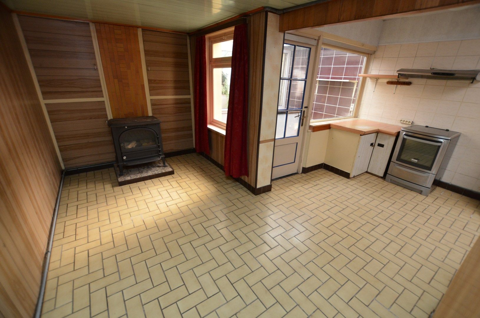 Te renoveren woonhuis met tuin  foto 8