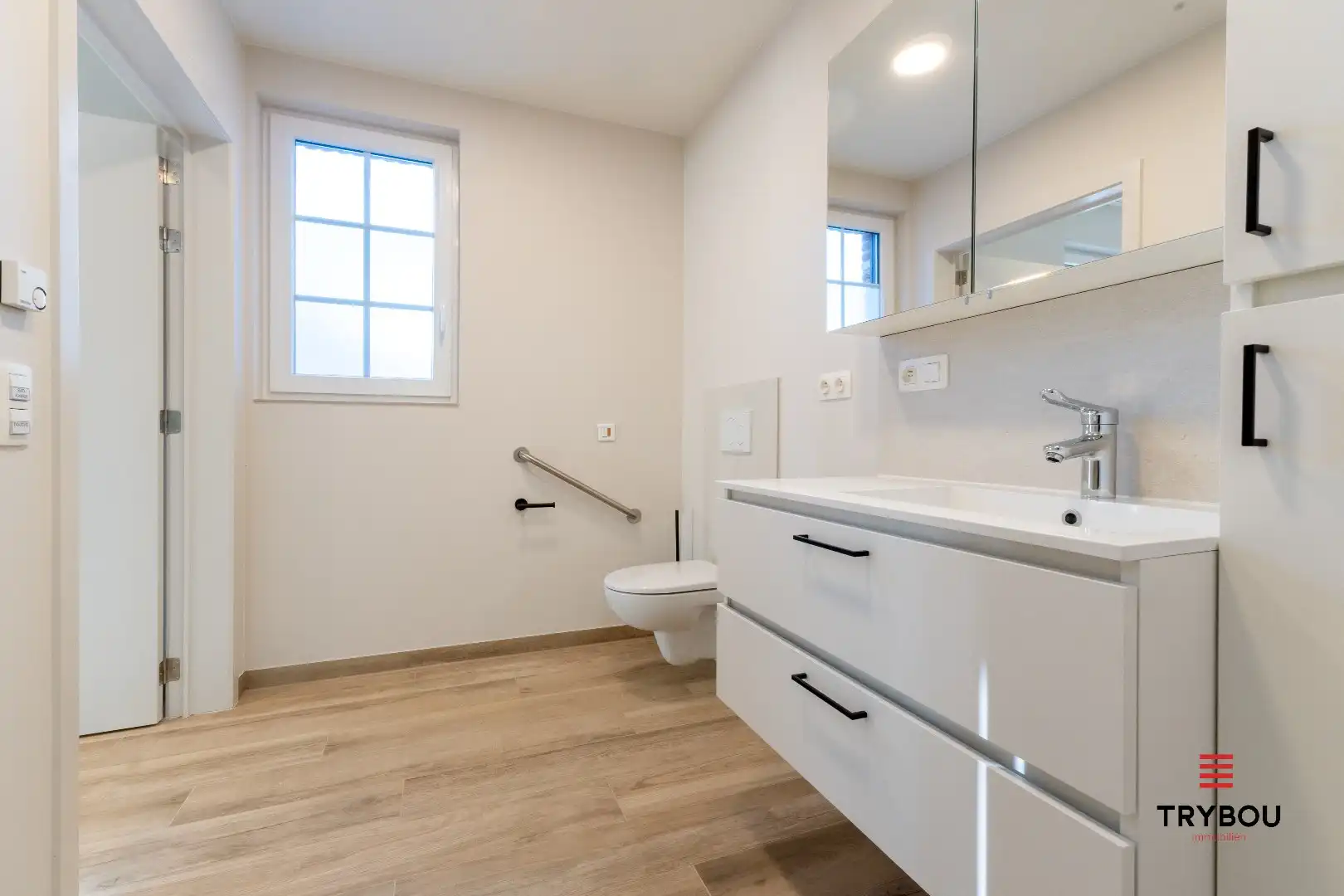 Instapklare, energiezuinige woning op het gelijkvloers in hartje Lo-Reninge foto 11