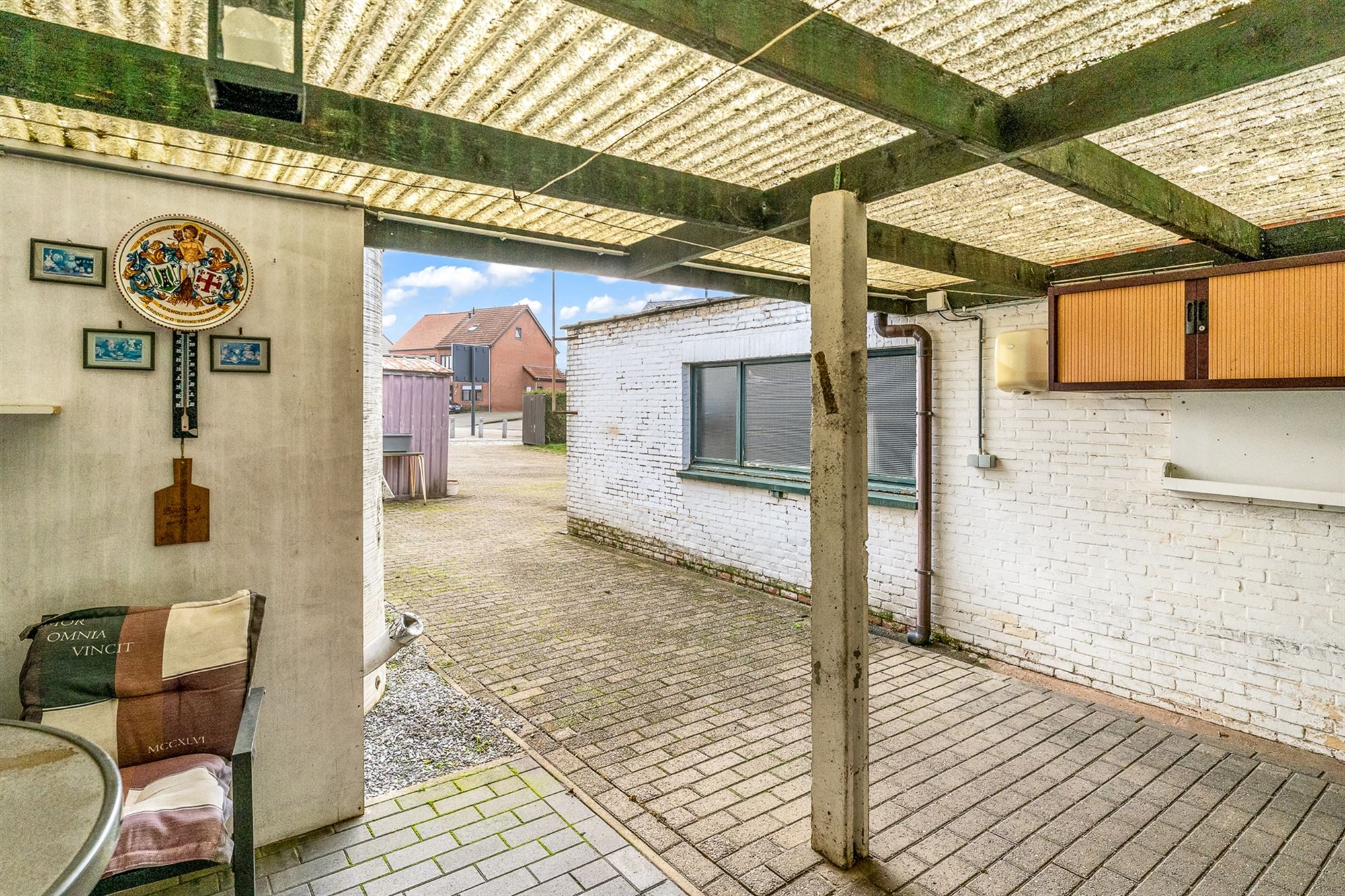 WONING MET APART HANDELSPAND EN OPSLAGRUIMTE foto 9
