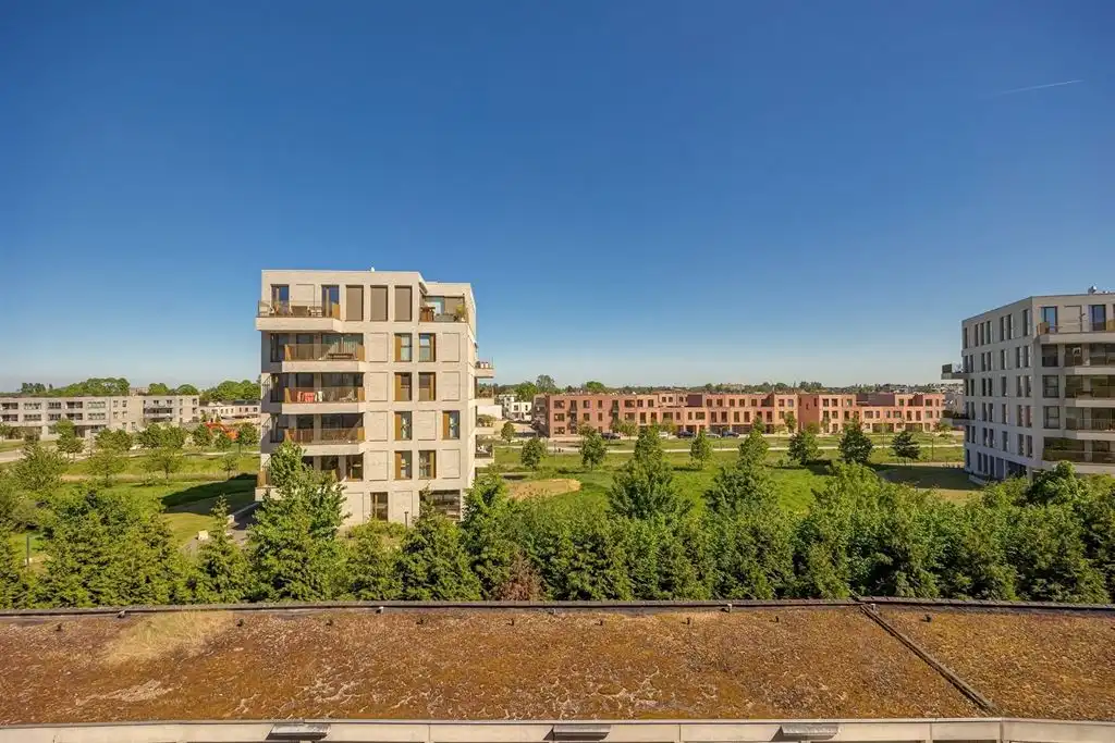 Ruim appartement boven het groen in Deurne-Zuid foto 16