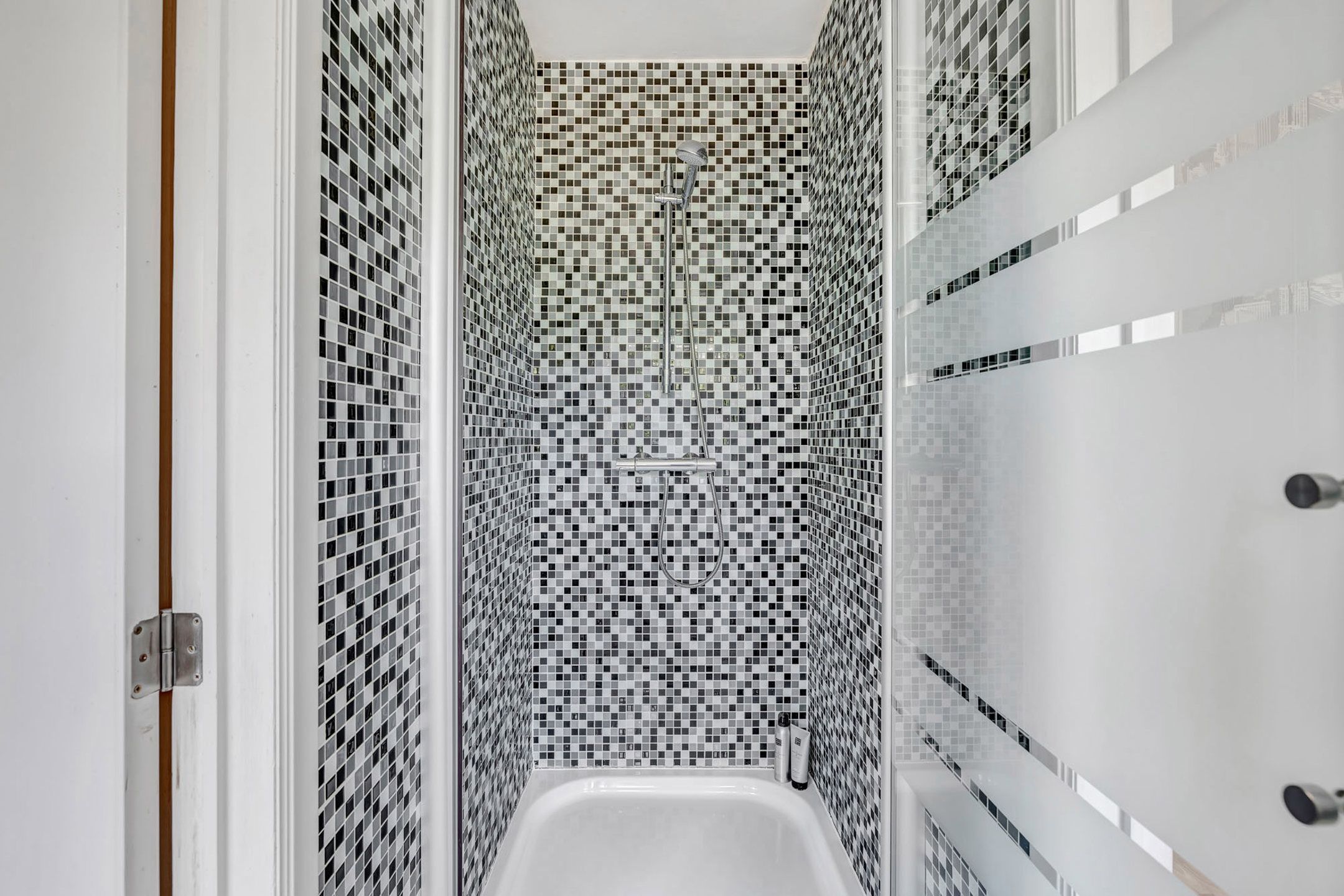 Exclusief gerenoveerde villa te koop in Idegem  foto 26