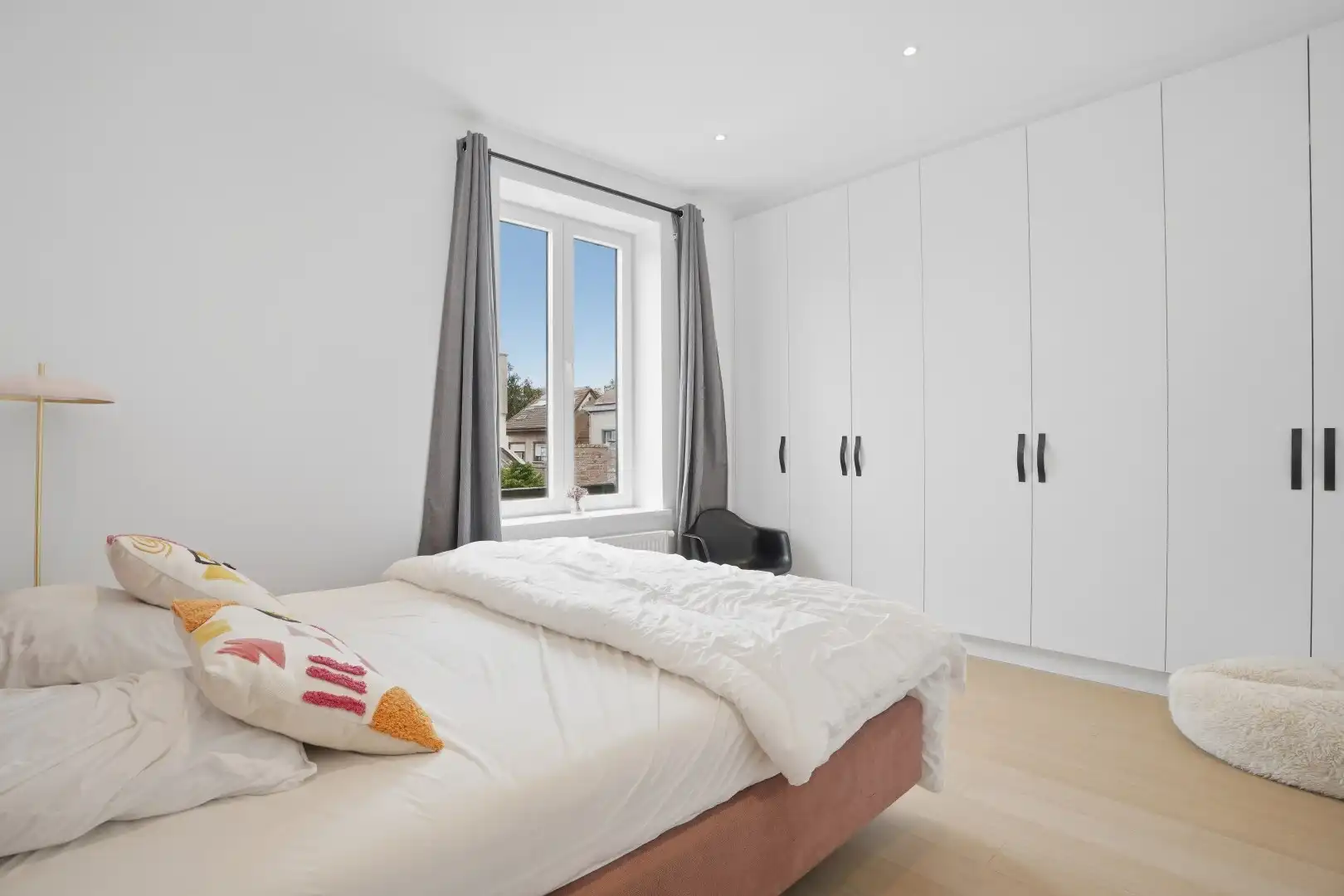 Subliem gerenoveerde herenwoning met 6 slaapkamers inclusief garage in Nieuwpoort-Stad op 135 m². foto 15