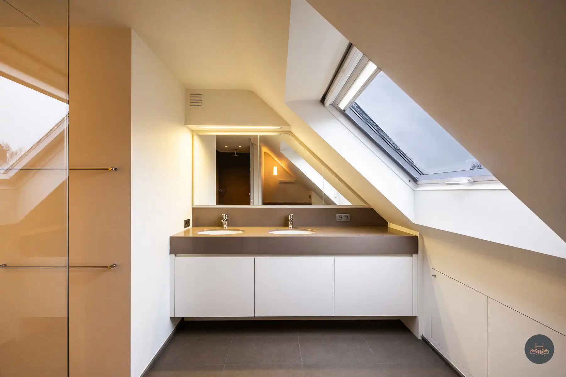 Zeer ruim triplex appartement in centrum Haacht foto 26