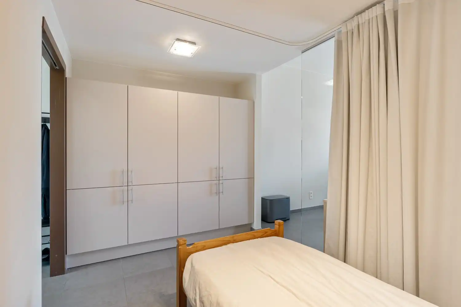 Modern en energiezuinig(A-label) appartement met 1 slaapkamer, een terras, een autostaanplaats, een kelder en een fietsenstalling te centrum Leuven! foto 16