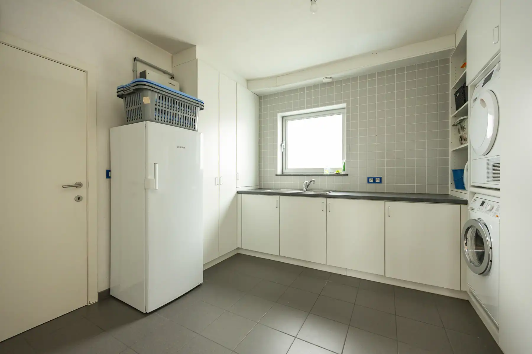 Ruime gezinswoning met tuin in een doodlopende straat. foto 8