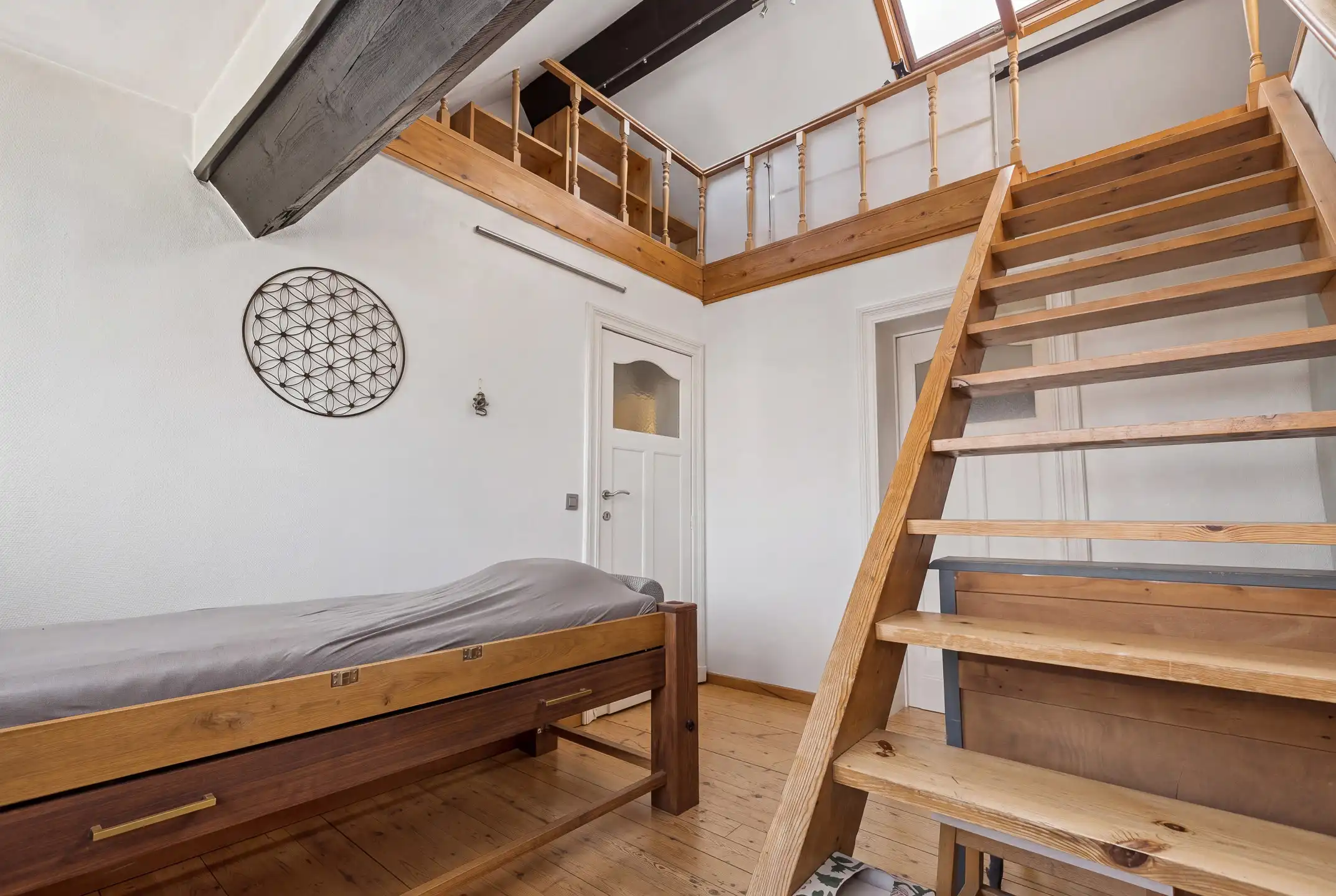 Triplex met de uitstraling van een huis in klein gebouw foto 16