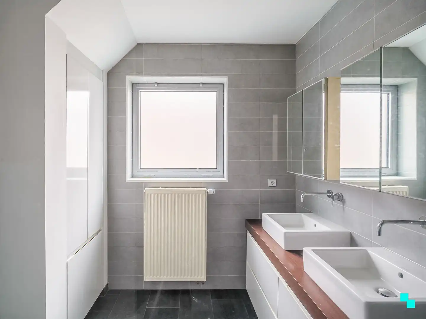 Stijlvolle woning in de rand van Zwijnaarde foto 24