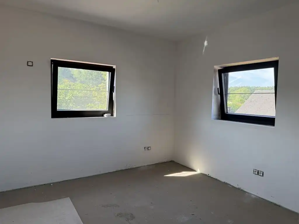 Stijlvolle nieuwbouwwoning met moderne architectuur foto 25