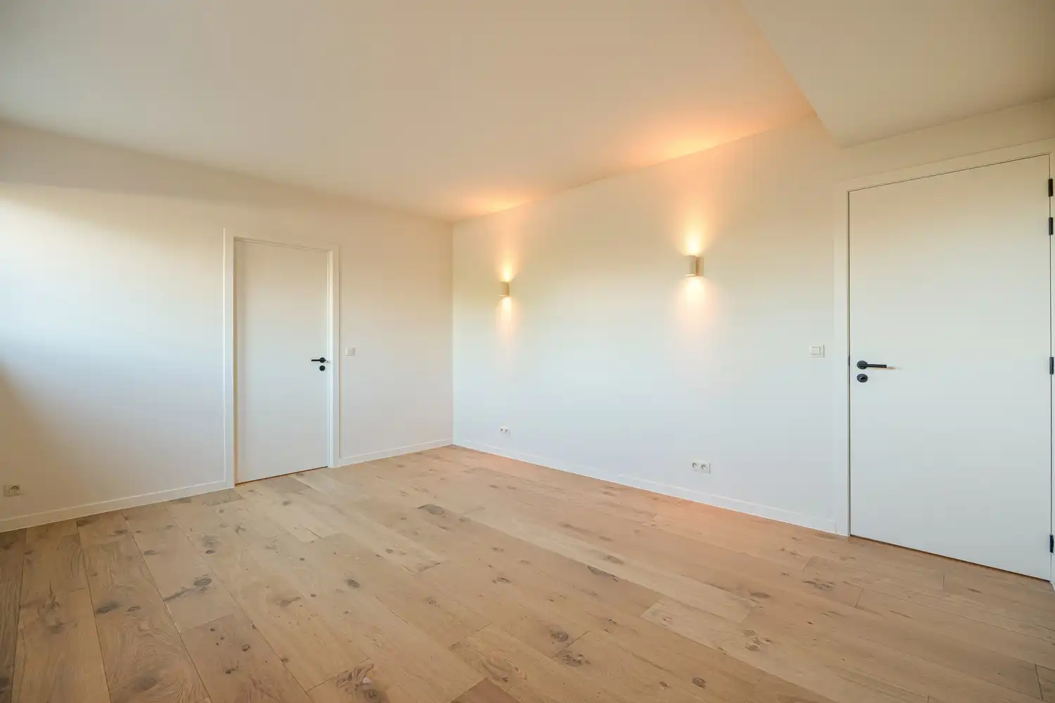 Compleet gerenoveerd appartement van 206 m² met 3 slaapkamers en 2 badkamers, gelegen aan de stadsrand van Hasselt foto 16