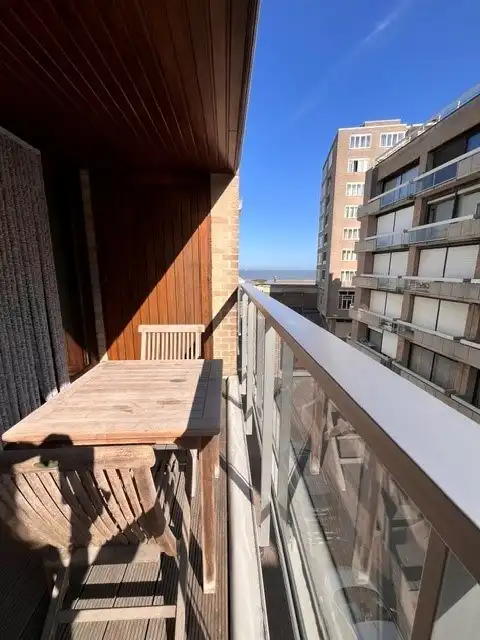 Gemeubelde studio vlak aan zee foto 9