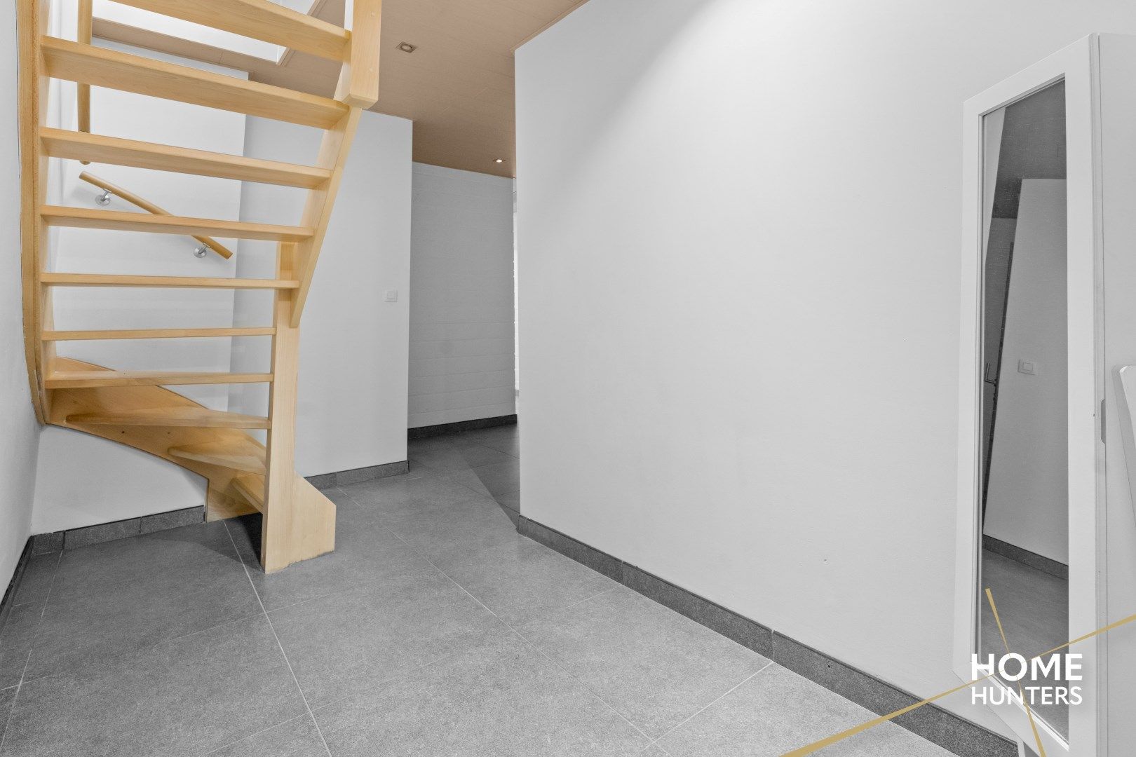 Instapklare gezinswoning met 3 slaapkamers, ruime garage en vergezichten in hartje Zonnebeke foto 3