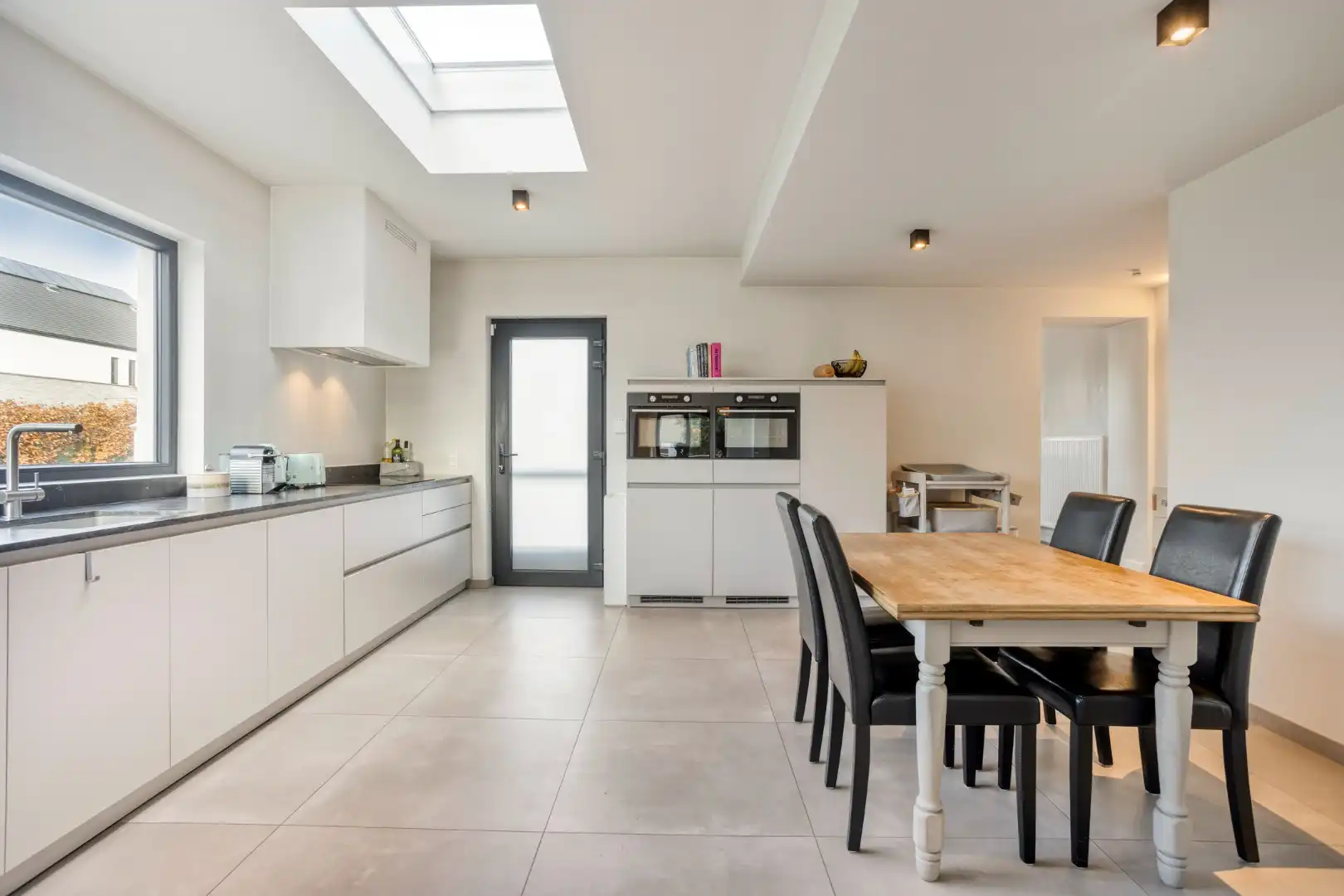 Rustig gelegen woning met 4 slaapkamers, tuin en terras in Korbeek-Lo op een perceel van 15are – EPC 255 kWh/m² - bewoonbare opp. 205 m² foto 9