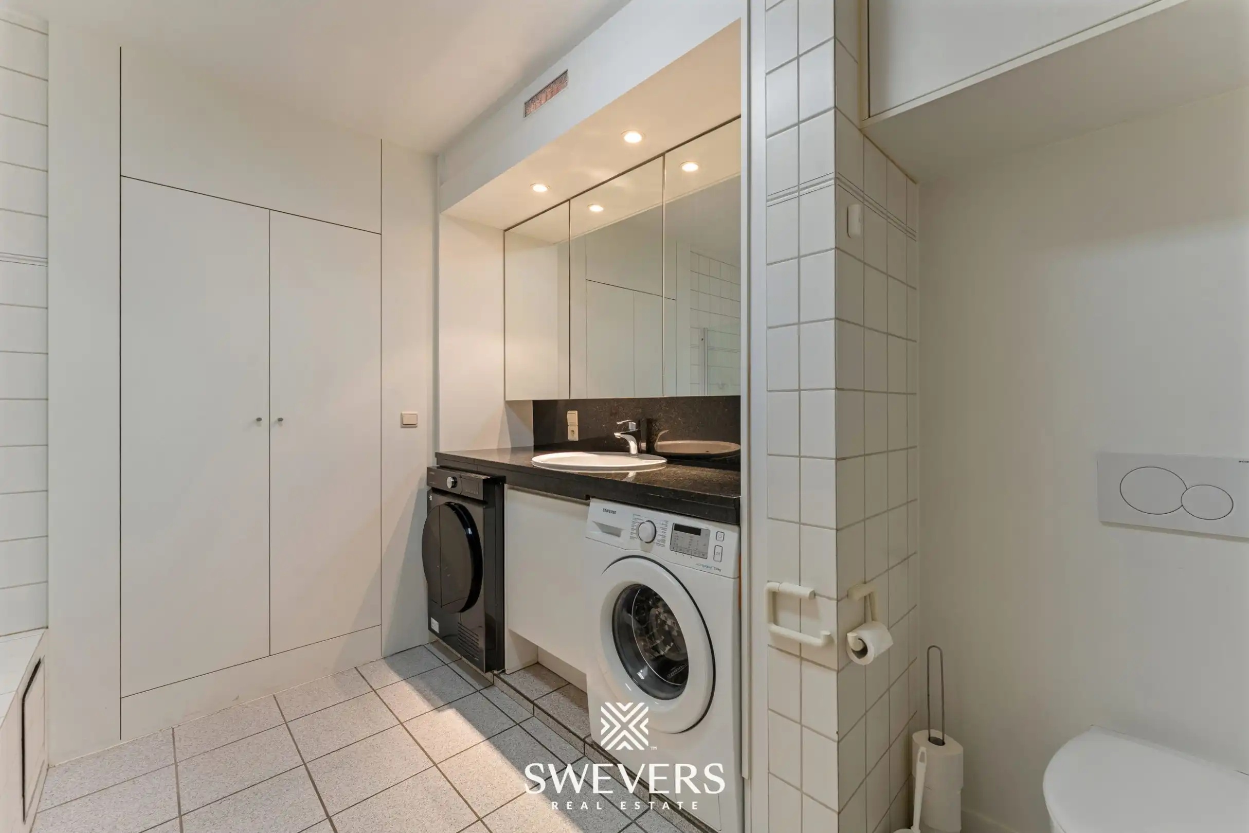 Appartement met 2 slaapkamers en terras op toplocatie aan het Leopoldplein in Hasselt – optionele staanplaatsen beschikbaar foto 6