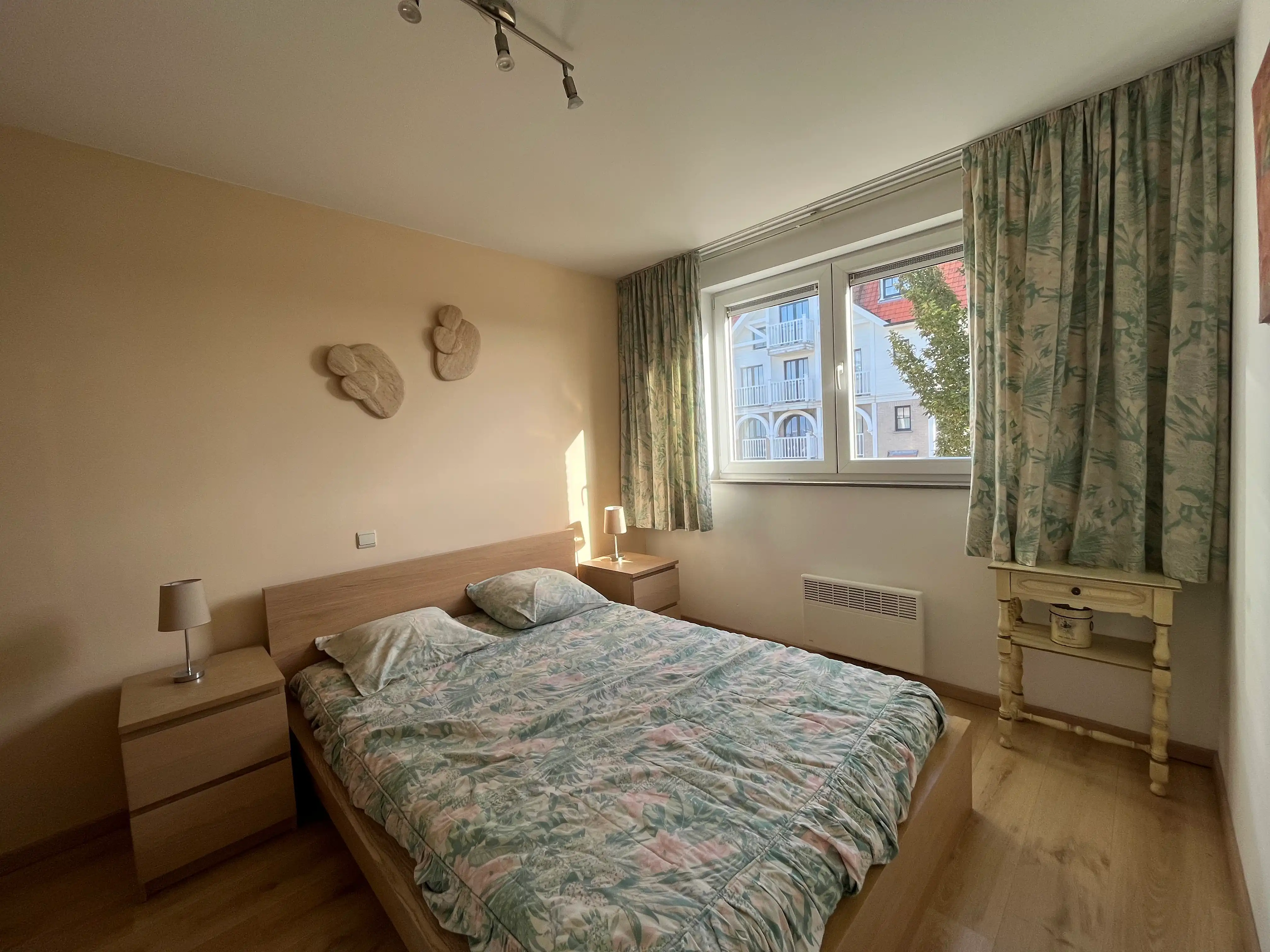 Gemeubeld appartement met terras en 1 slaapkamer in de Tijdokstraat foto 8