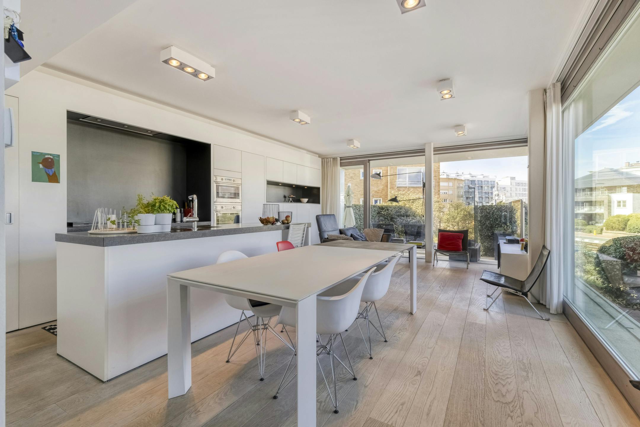 Modern appartement van Rietveld vlakbij zee in Sint-Idesbald foto 3