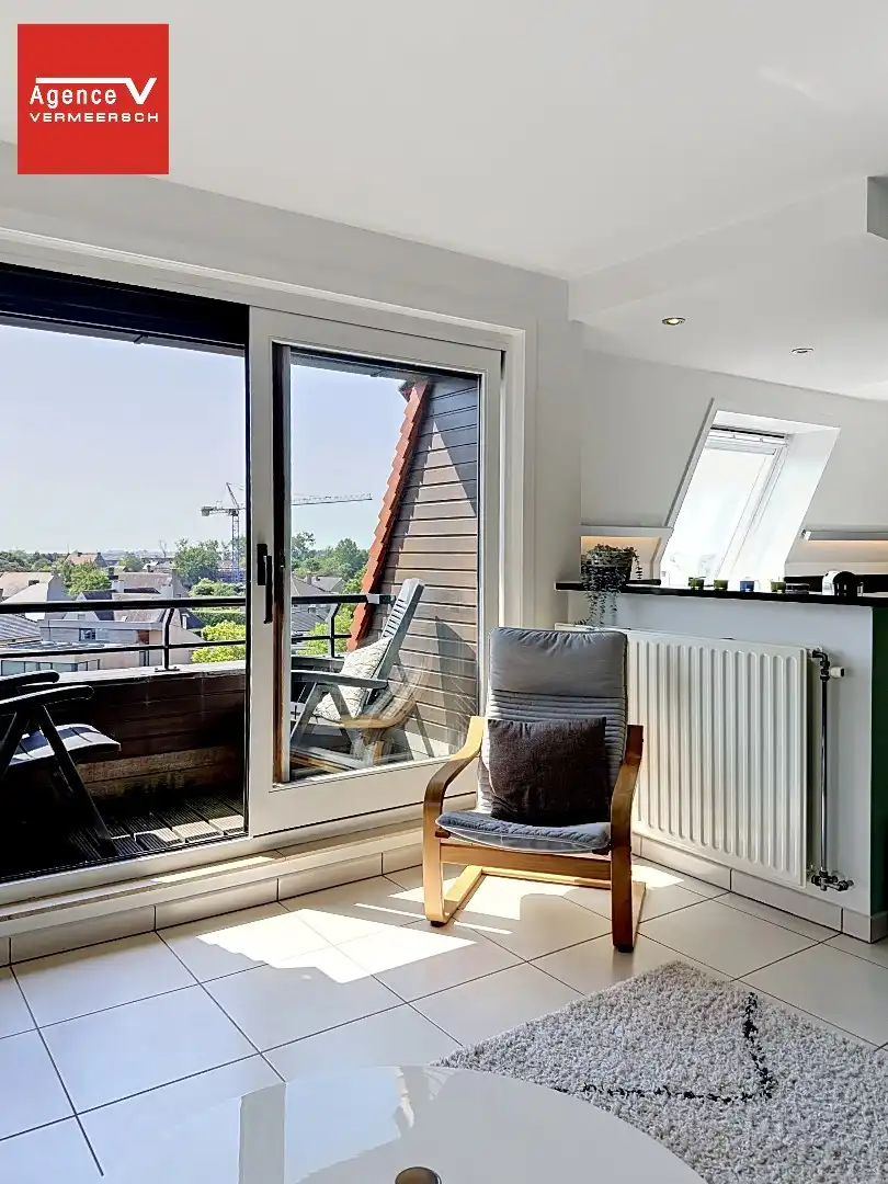 Stijlvol appartement met panoramisch verzicht op het hinterland.  foto 5
