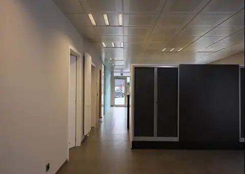 Centraal gelegen gelijkvloerse kantoorruimte te Aalst foto 11