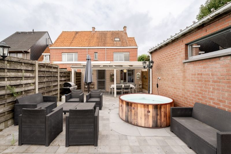 Landelijk wonen met comfort en ruimte – gerenoveerde woning met zuidgerichte tuin en loods van 80 m² foto 20