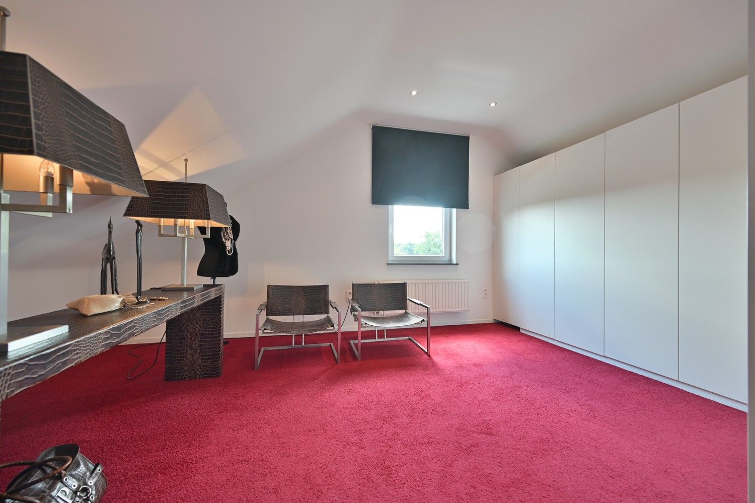 Ruime woning met zwembad en royaal poolhouse, op rustige locatie in Rekem, direct grenzend aan velden foto 38