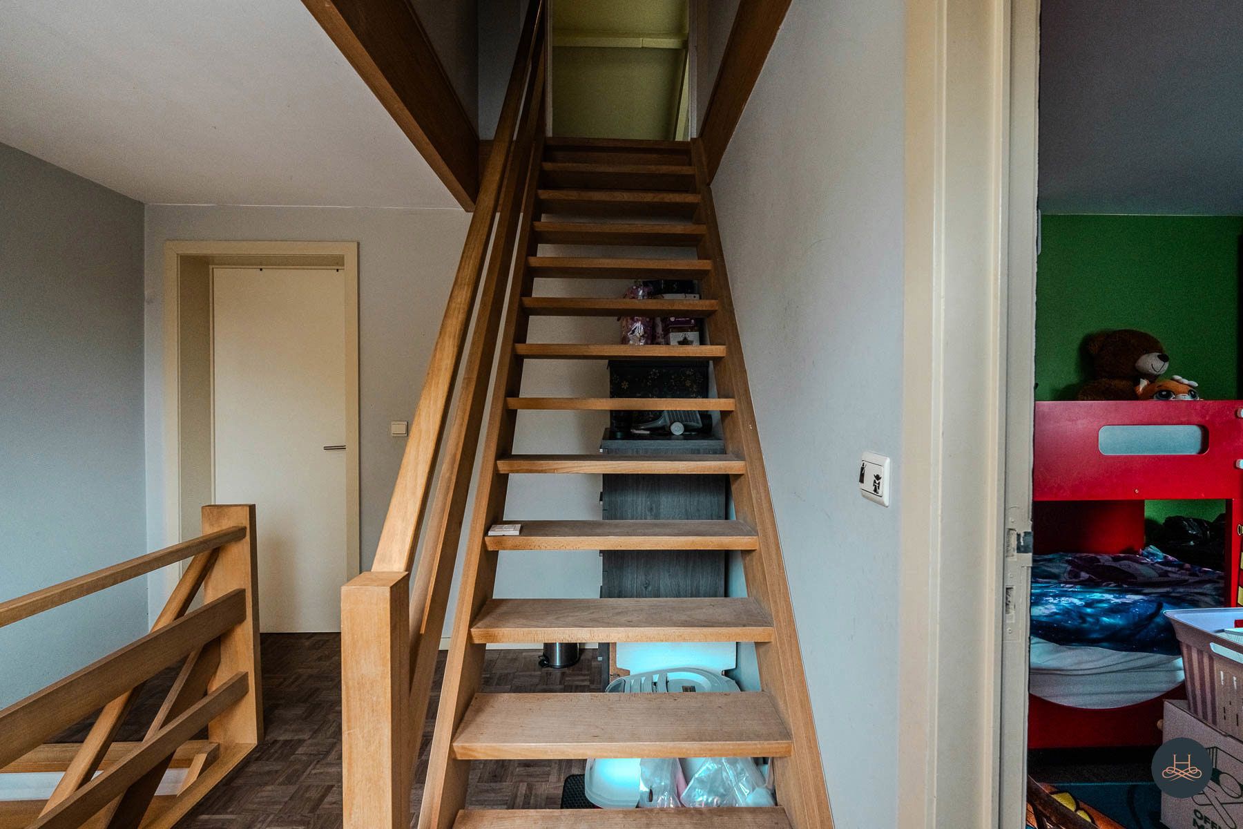 Instapklare halfopen bebouwing op einde doodlopende straat foto 23