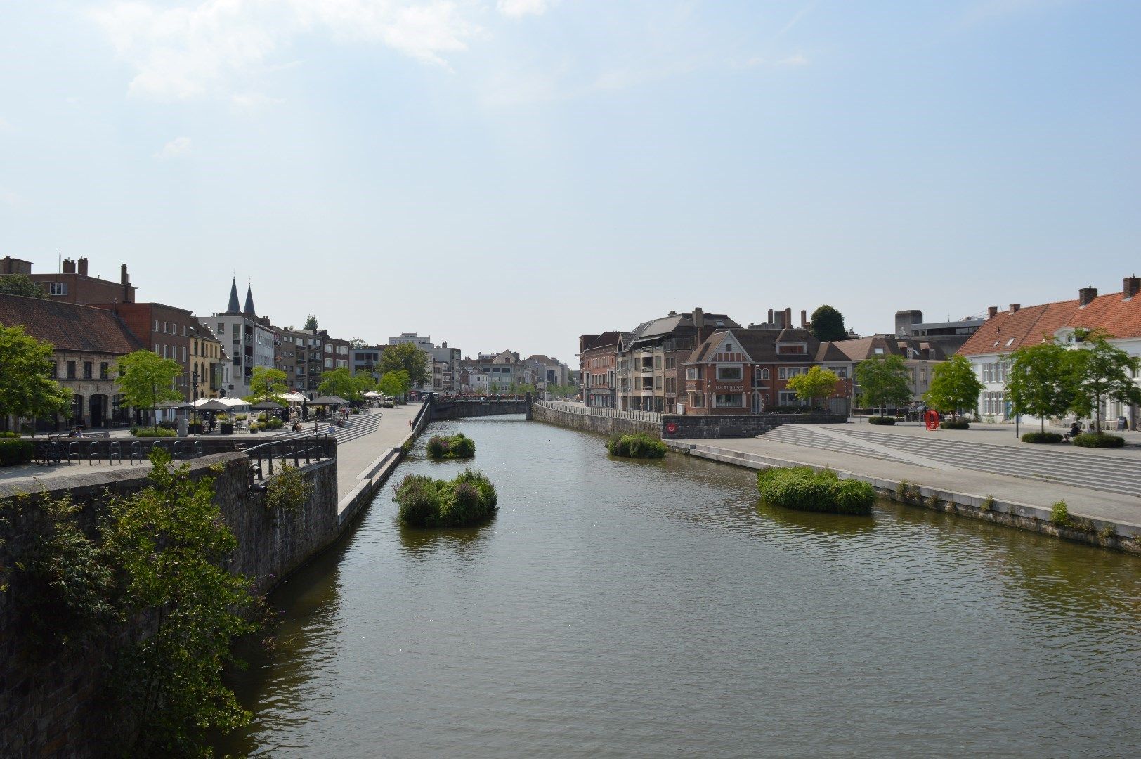 Luxe appartement in het hartje van Kortrijk aan de Leie en Broeltorens foto 2