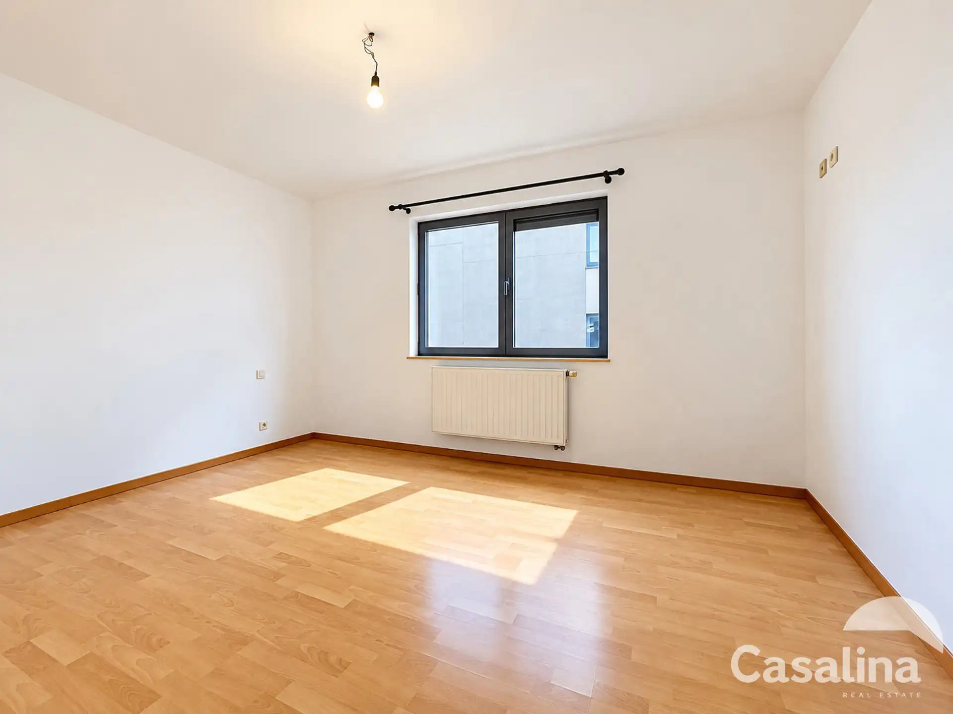 Aan de grens van WOLUWE, 2 slaapkamer appartement met terras foto 6