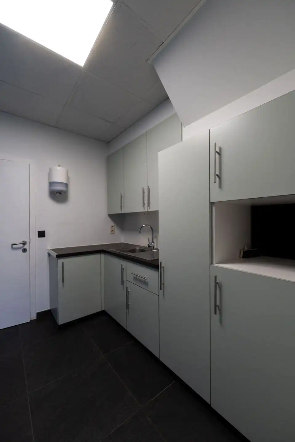 Te huur: bedrijfsunit met 360 m² magazijn en 144 m² kantoor foto 19