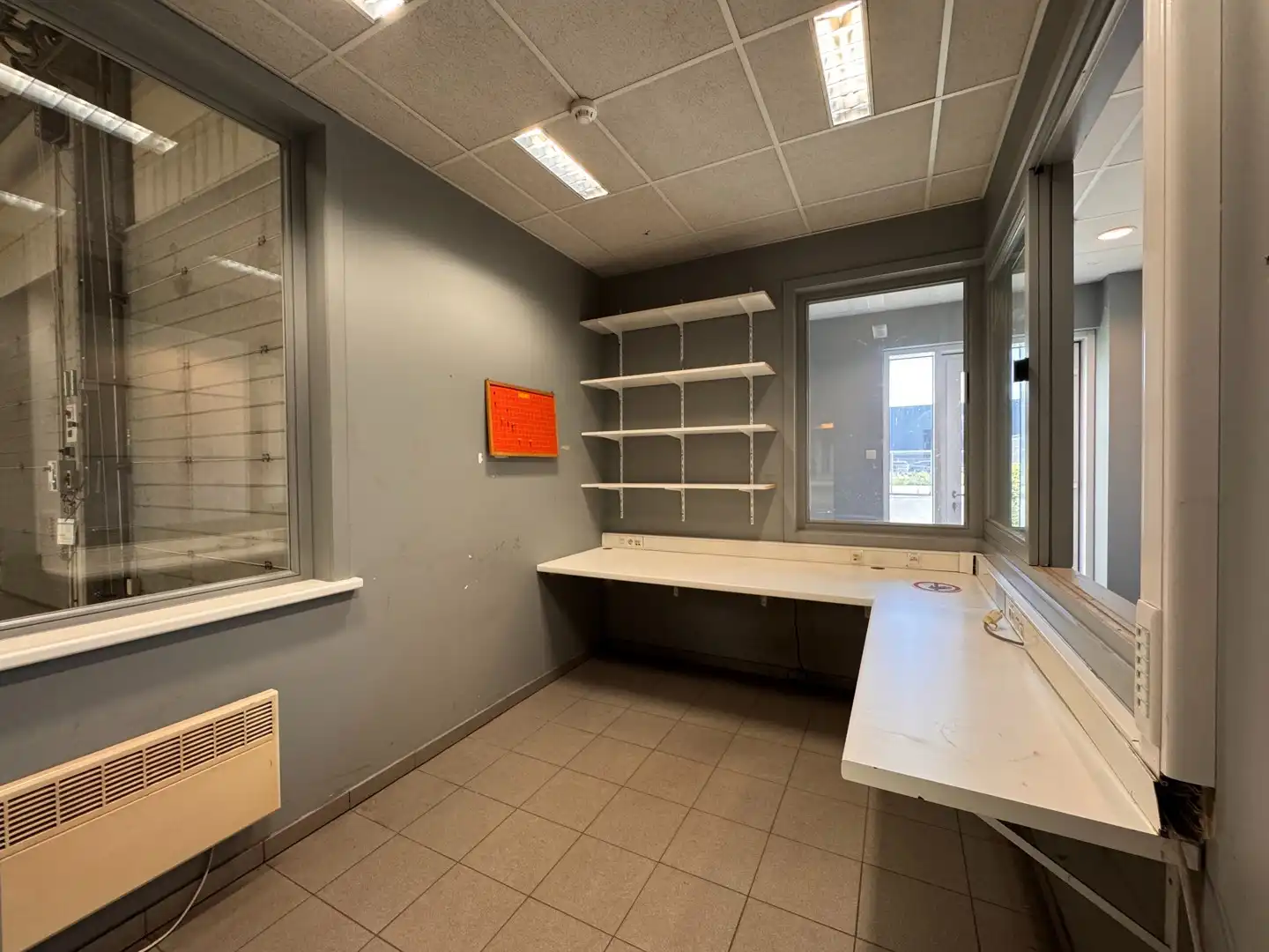 Logistiek magazijn (4.025 m²) op amper 2 min. van de A10 foto 16