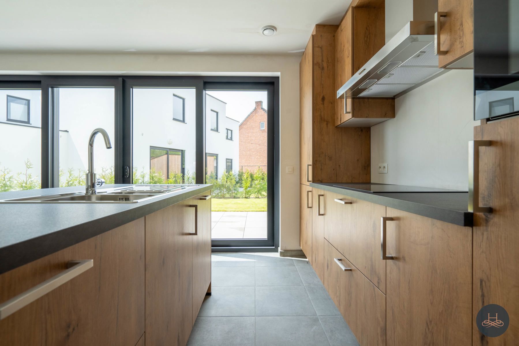 Gesloten BEN - woning met luxueuze afwerking op toplocatie foto 7