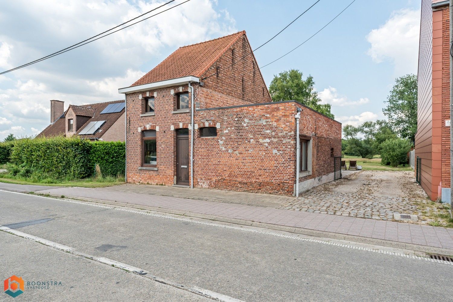 Hoofdfoto van de publicatie: Woning met 3 slpkrs op ruim perceel (1759m²)