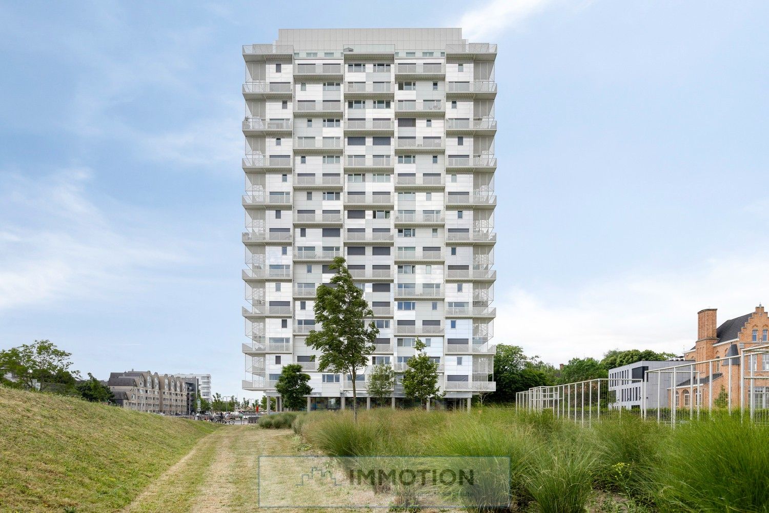 Comfortabel wonen met adembenemend uitzicht over de Leie en Kortrijk foto {{pictureIndex}}