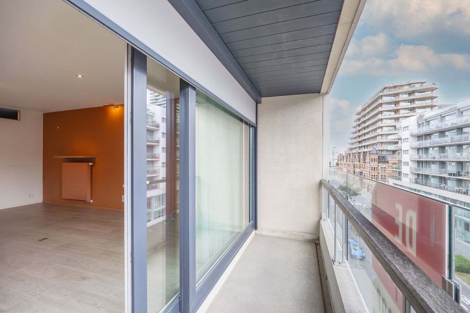 Subliem 2 slpk appartement met terras pal aan de jachthaven. foto 2