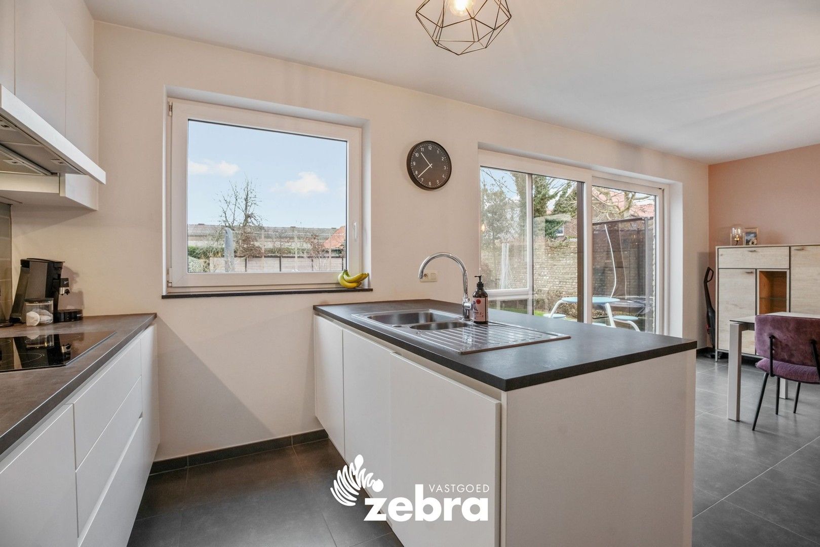 Ruime en recente woning met vier slaapkamers te Gijverinckhove! foto 10